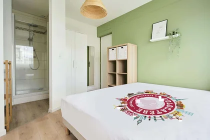 Habitación privada en 4 Pl. de la Division de Fer, 54000 Nancy, France, imagen 2 de 21