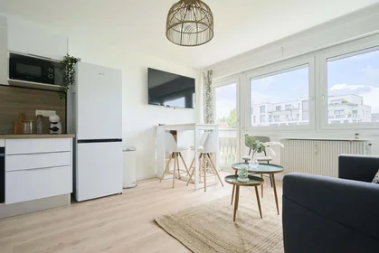 Habitación privada en 4 Pl. de la Division de Fer, 54000 Nancy, France, imagen 12 de 21