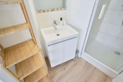 Habitación privada en 4 Pl. de la Division de Fer, 54000 Nancy, France, imagen 6 de 21