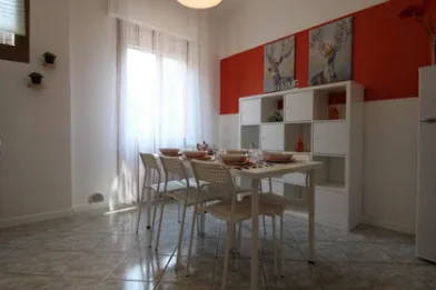 Habitación privada muy luminosa en Milán