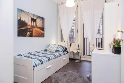 Quarto privado em Viale Monte Santo, imagem 1 de 12