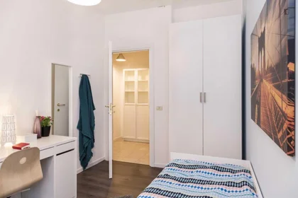 Quarto privado em Viale Monte Santo, imagem 5 de 12