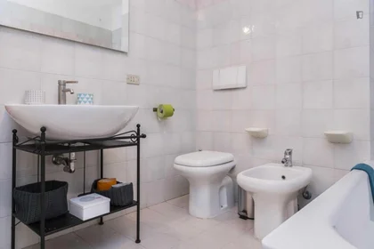 Quarto privado em Viale Monte Santo, imagem 8 de 12