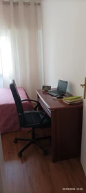 Stanza in affitto in appartamento condiviso a Setúbal