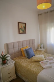 Stanza in affitto in appartamento condiviso a Setúbal
