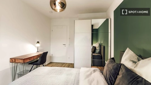 Cheap private room in Cologne
