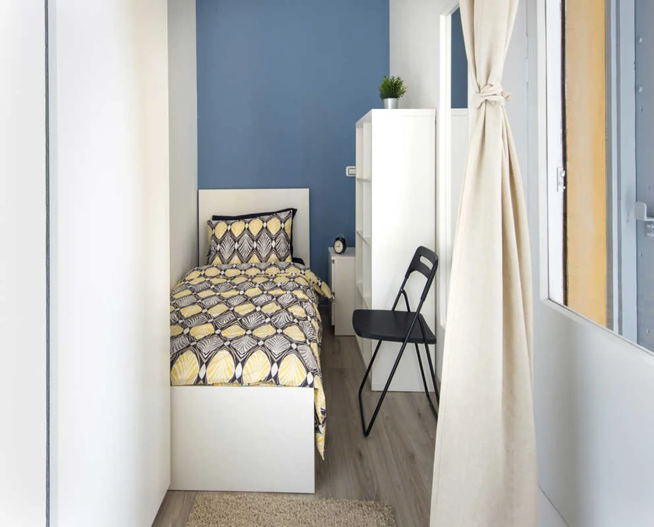 Quarto de estudante económico com localização conveniente em