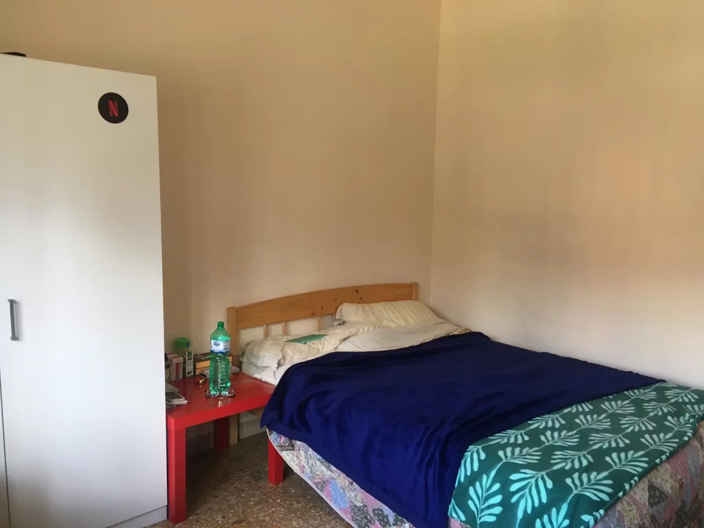 Quarto amigo do estudante em  com comodidades modernas