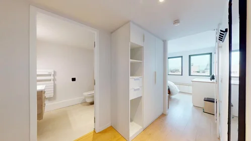 Logement entier à Rue Cambronne, 15th Arrondissement, image 7 de 10