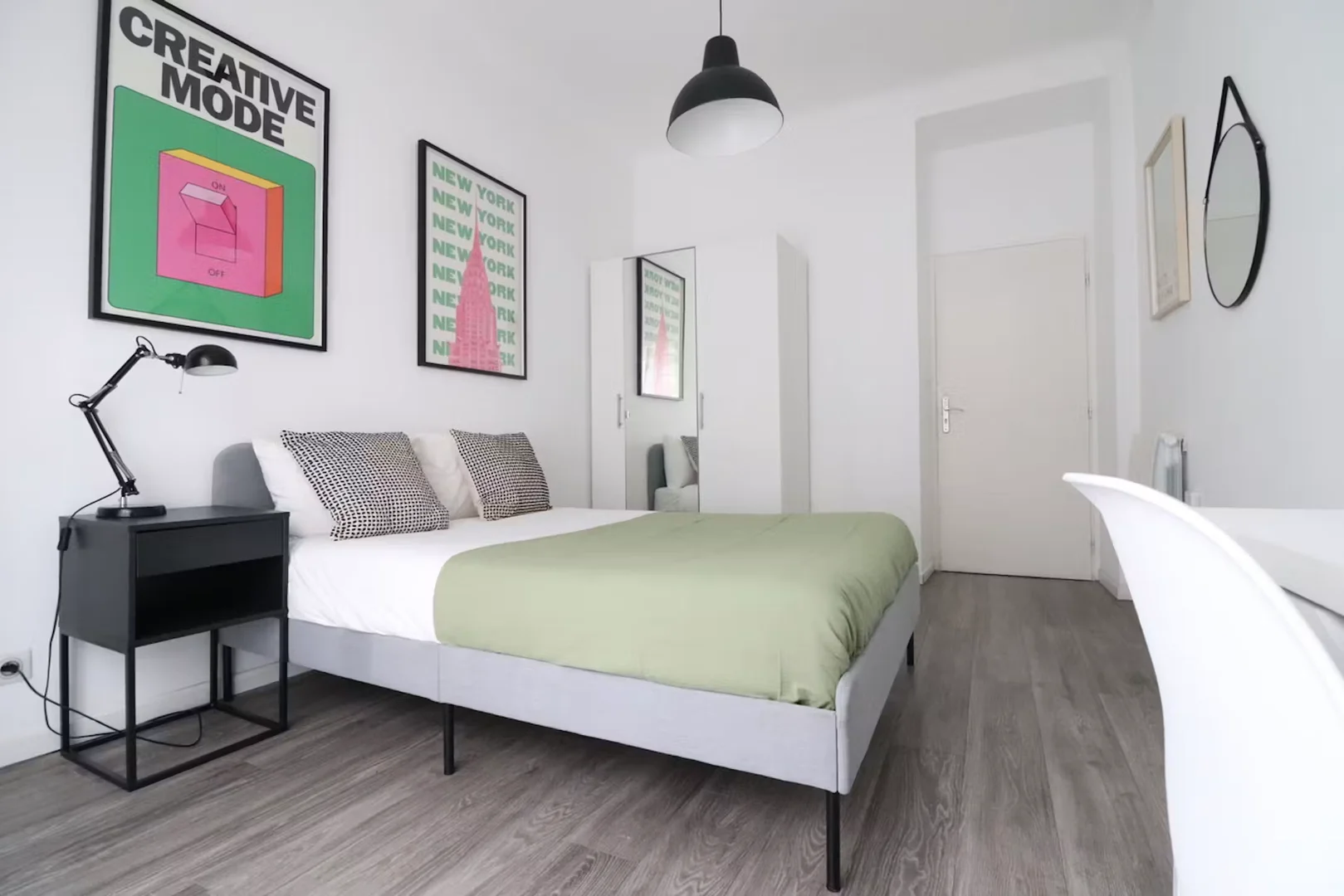 Student-friendly room in with modern amenities