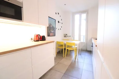 Privatzimmer in der Rue Barla, Le Port, bild 7 von 10