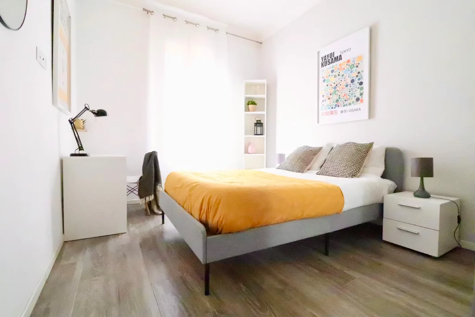 Student-friendly room in with modern amenities