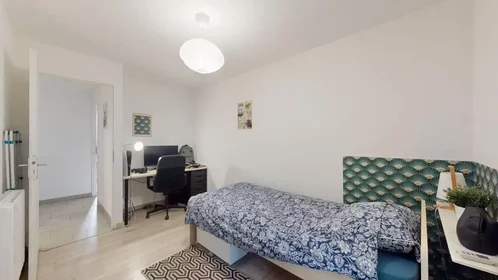 Quarto privado em Impasse Clos Saint-Henri, Quartier Sud Rocade, imagem 4 de 10