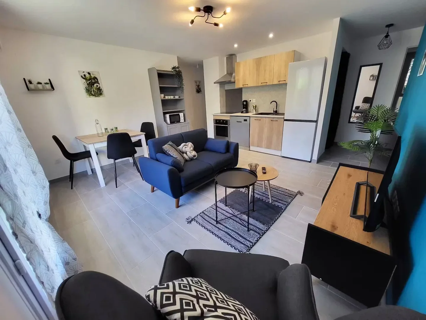 Habitación acogedora para estudiantes disponible en 