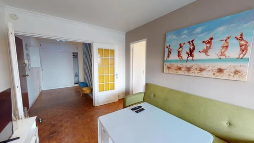 Renting rooms by the month in Rennes