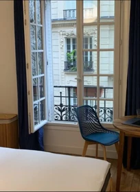Pokój wspólny w mieszkaniu 3-pokojowym Paryż