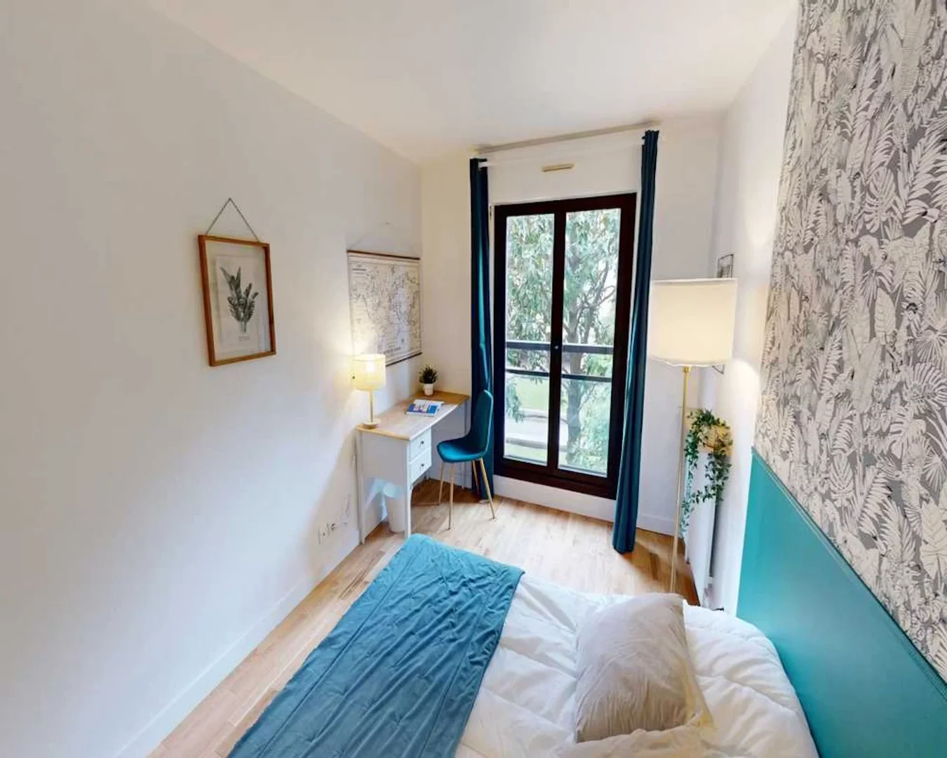 Quarto para alugar em apartamento de estudantes em , totalmente mobilado
