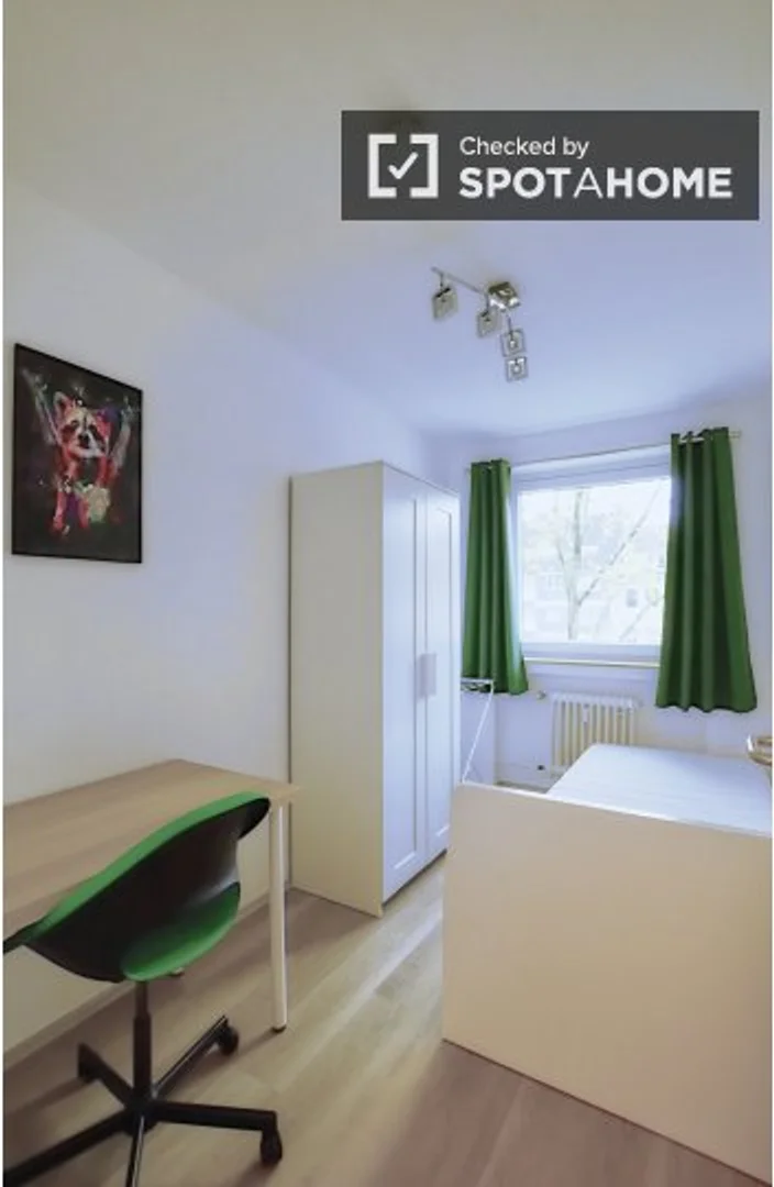 Zimmer in Studentenwohnung in  zu vermieten, voll möbliert