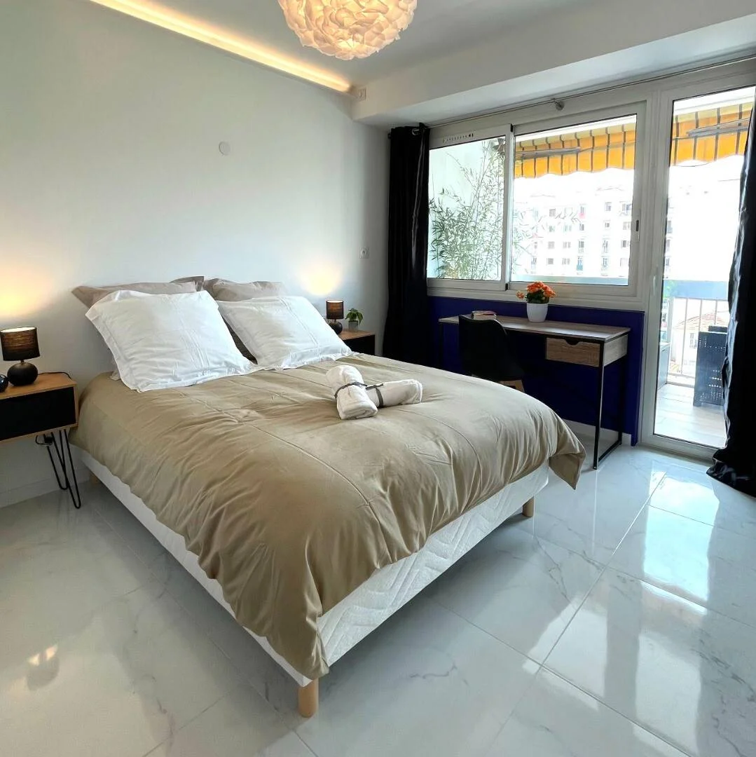 Habitación para estudiantes en  con área de estudio y facilidades compartidas