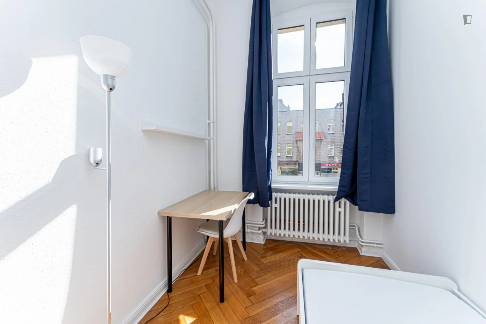 'de öğrenci dairesinde, tamamen mobilyalı kiralık oda