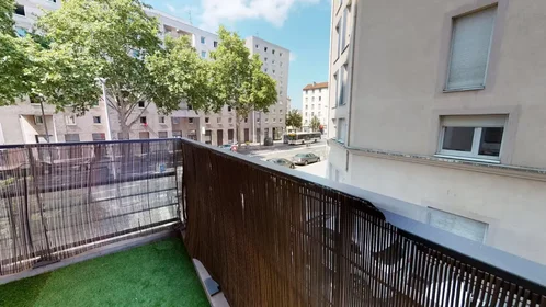Stanza privata in Rue Paul Cazeneuve, 8th Arrondissement, immagine 5 di 10