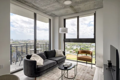 Komplette Wohnung voll möbliert in Miami