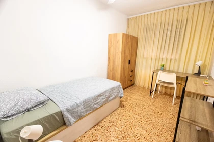 Pokój do wynajęcia z podwójnym łóżkiem w Walencja