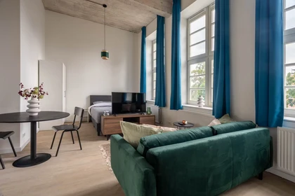 Apartamento totalmente mobilado em Roterdão