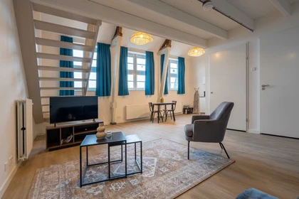 Apartamento totalmente mobilado em Roterdão
