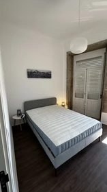 Komplette Wohnung voll möbliert in Porto