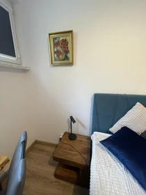 Mieszkanie z 2 sypialniami w Warszawa