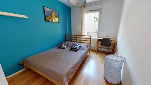 Private room at 17 rue Paul cazeneuve, image 1 of 10