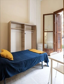 Bright private room in Murcia