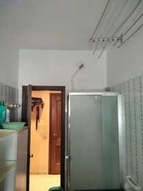 Cheap private room in Milan