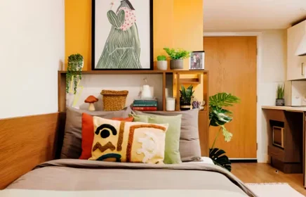 Quarto privado em 41 Holyrood Road, EH8 8FF, imagem 12 de 23