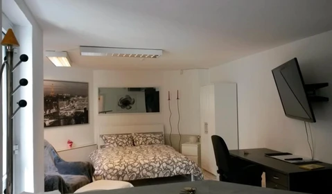 Koblenz de çift kişilik yataklı kiralık oda