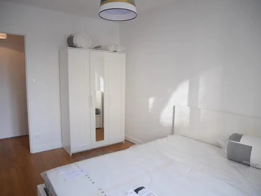 Lyon de çift kişilik yataklı kiralık oda