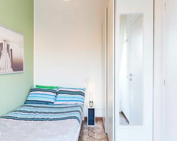 Chambre à louer avec lit double {area}