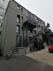 Alojamiento con 3 habitaciones en Colonia