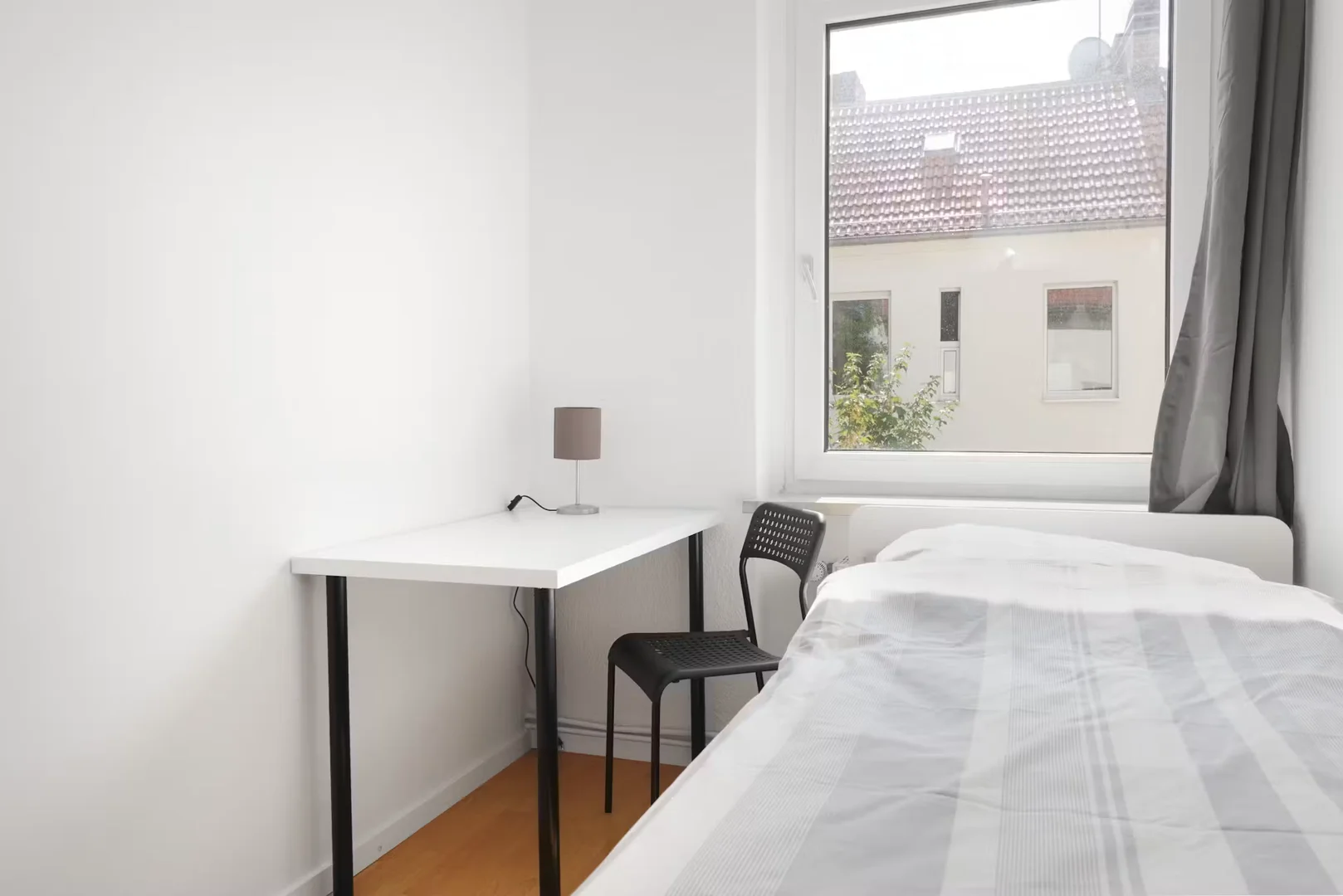 Chambre d'étudiant fonctionnelle parfaite pour étudier dans