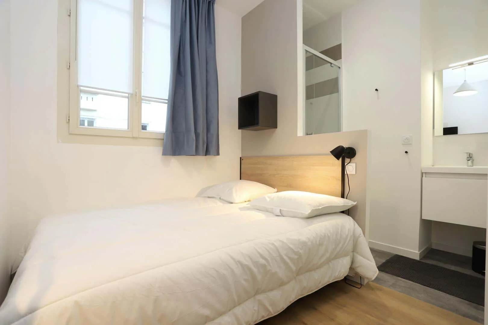 Quarto de estudante económico com localização conveniente em 