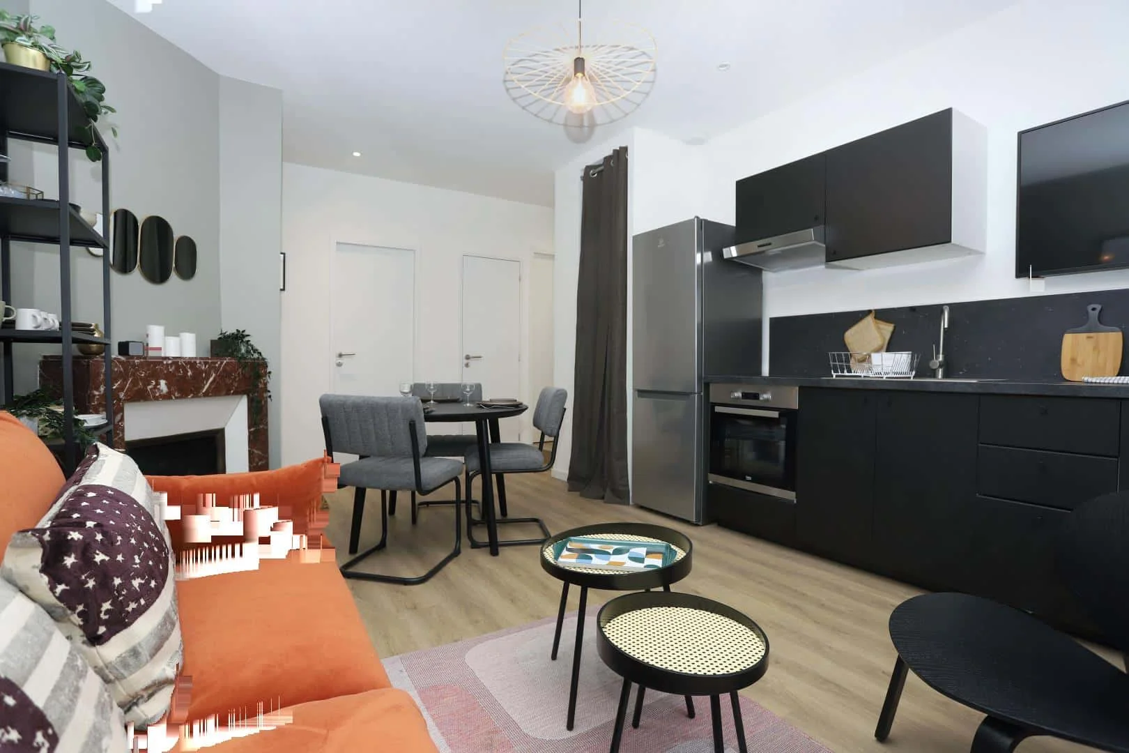 Quarto para alugar em apartamento de estudantes em , totalmente mobilado