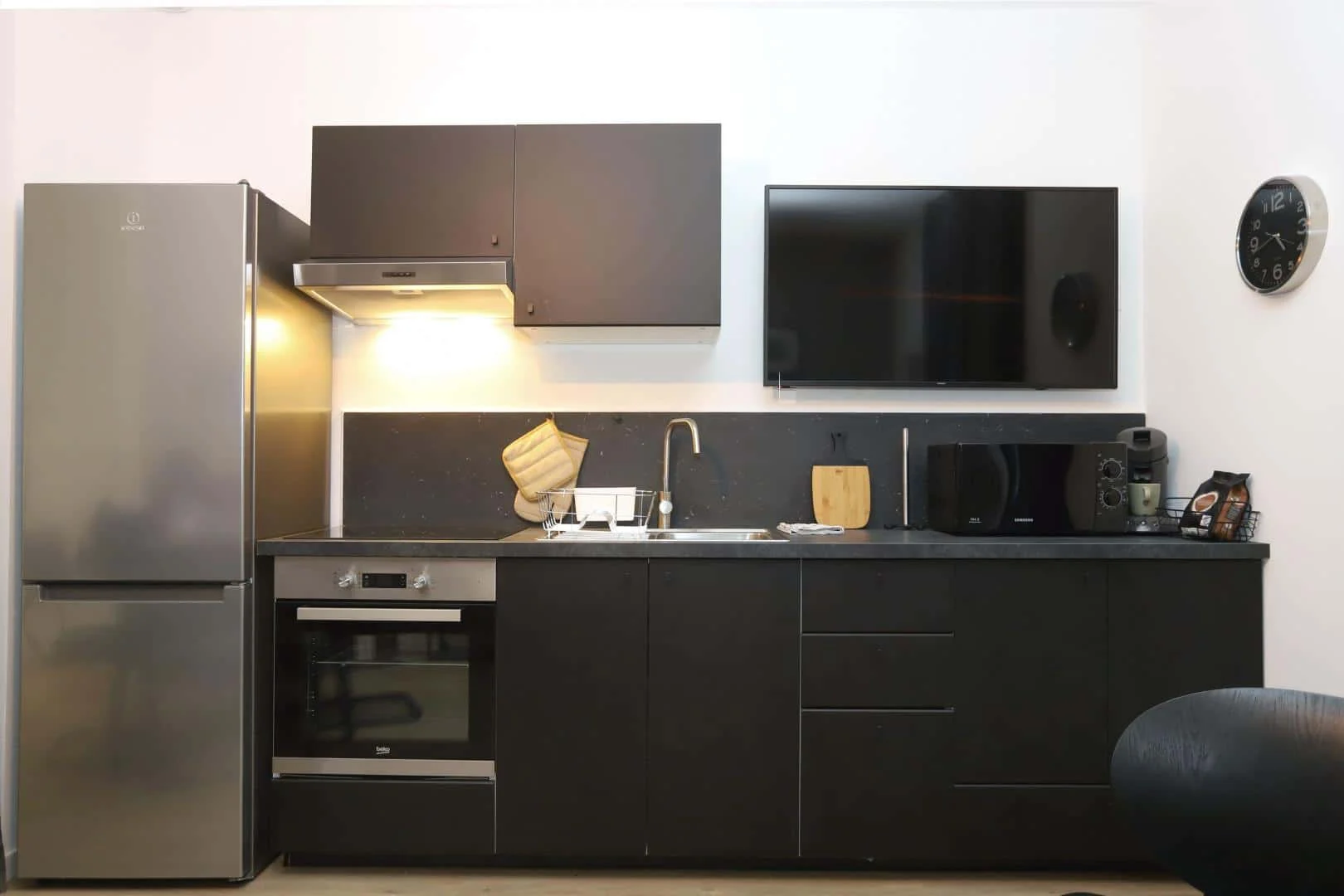 Quarto de estudante em  com área de estudo e instalações partilhadas