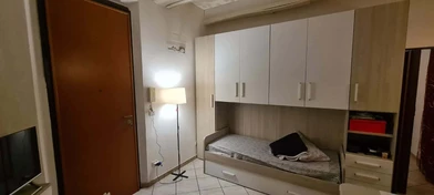 Alojamiento con 3 habitaciones en Módena