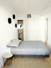 Habitación en alquiler con cama doble Nîmes