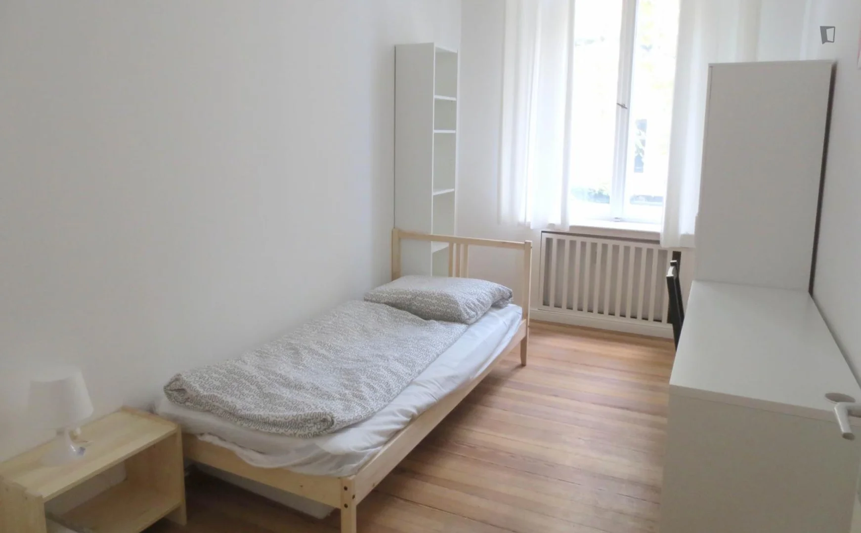 Quarto amigo do estudante em  com comodidades modernas