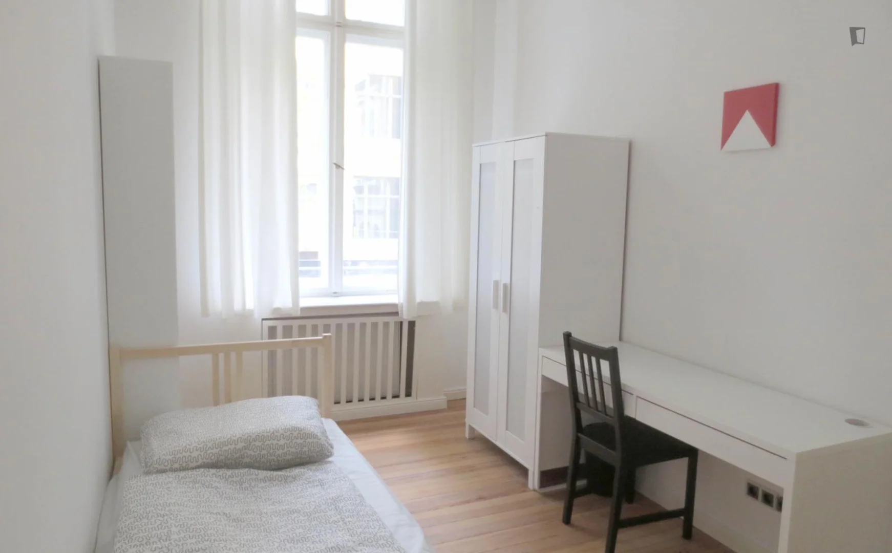 Quarto acolhedor para estudantes disponível em 