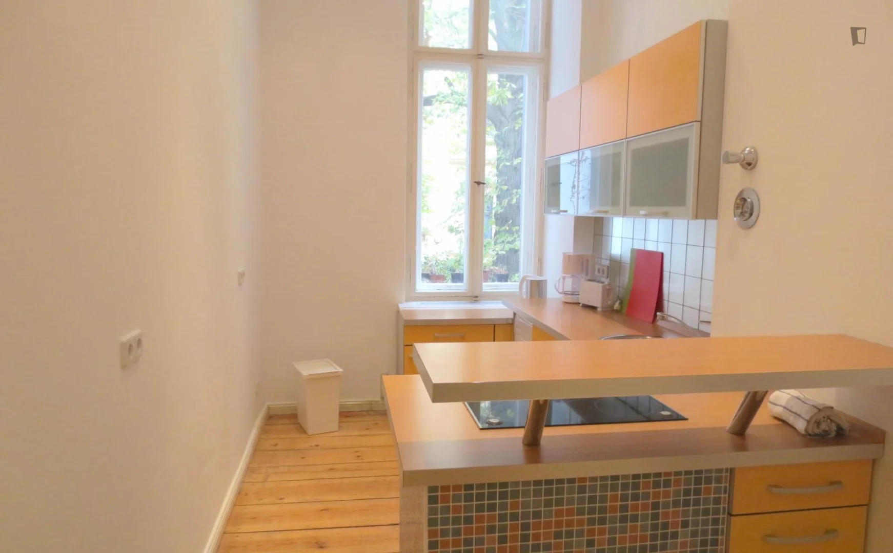 Quarto de estudante económico perto do campus em 