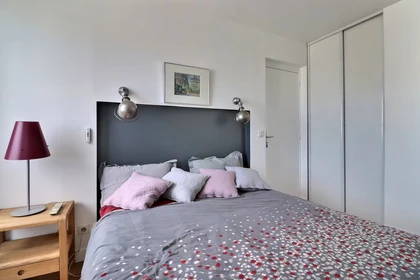 Alojamiento con 3 habitaciones en París