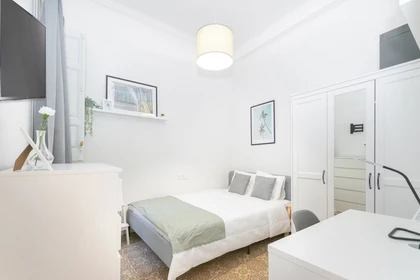 Helles Privatzimmer in Barcelona